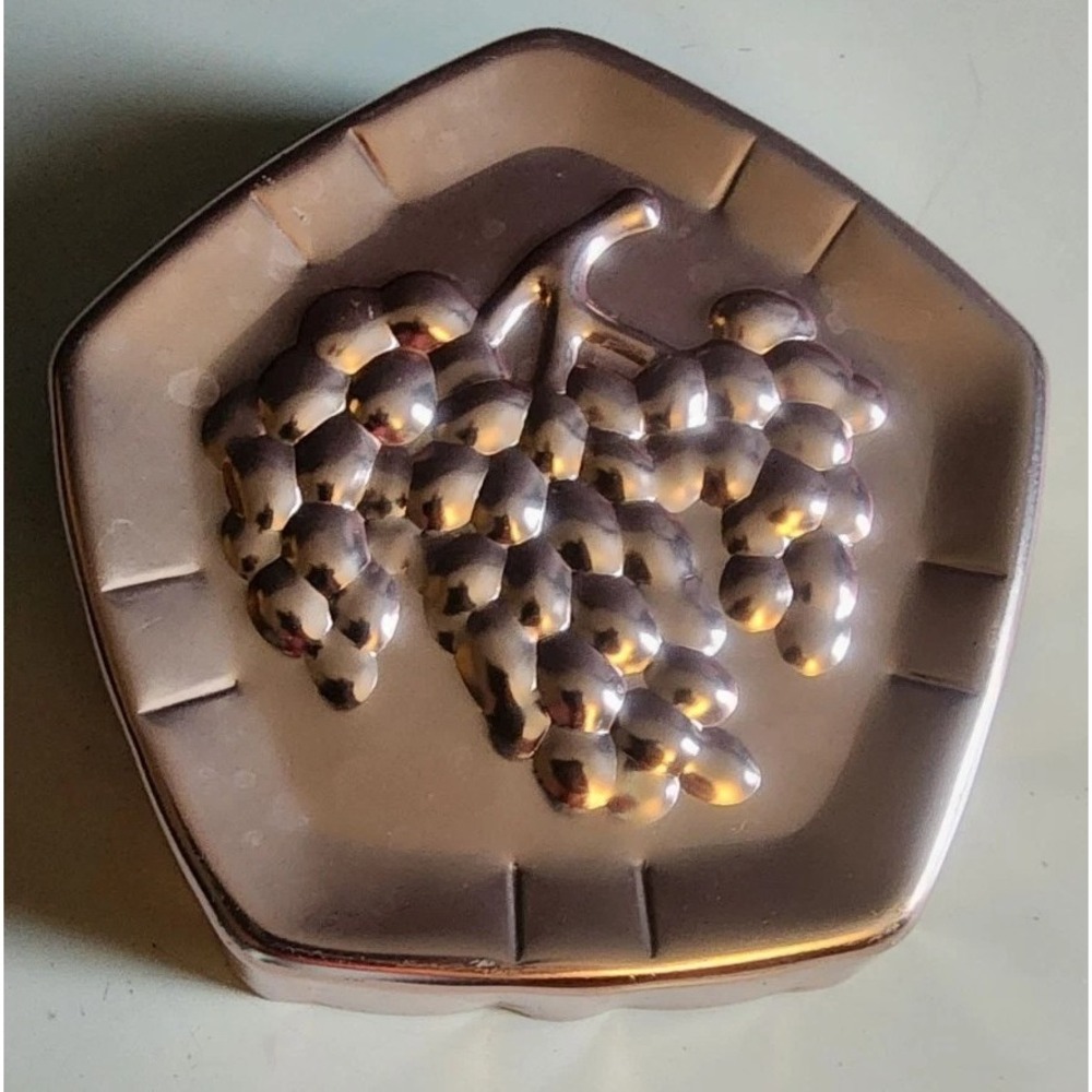 West Bend Jello Cake Aluminum Hexagon Grapes Hanging Mold Pan Vintage